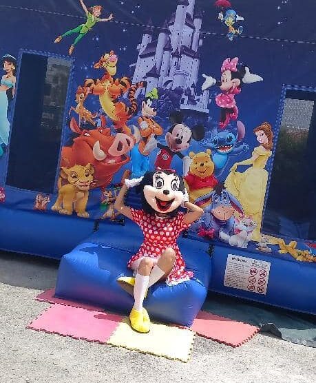 Στην Ανοιξιάτικη Γιορτή  του Αγίου Στεφάνου δεν μπόρεσαν να αντισταθούν ούτε οι ήρωες της wolt Disney Η Miny διασκεδάζει…
