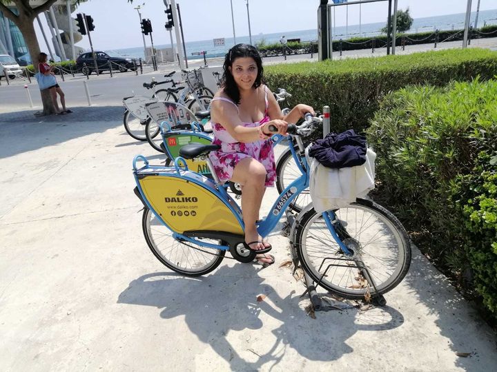 Η ζωή είναι σαν το ποδήλατο Πάει μόνο μπροστά… Με ένα ποδήλατο η ζωή της Κατερίνας γίνεται πιο χαρούμενη!!! #ποδήλατο…